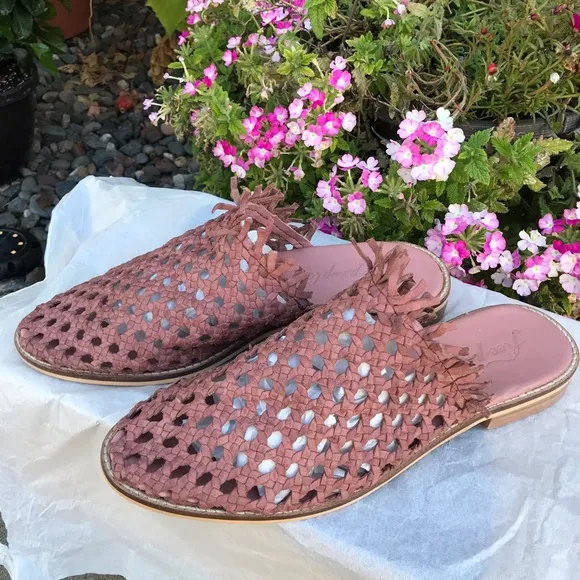 🍀🌸 Free People Mirage Woven Sandals 🌸☘️