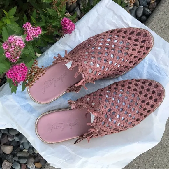 🍀🌸 Free People Mirage Woven Sandals 🌸☘️