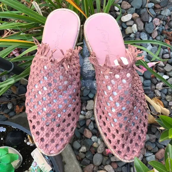 🍀🌸 Free People Mirage Woven Sandals 🌸☘️