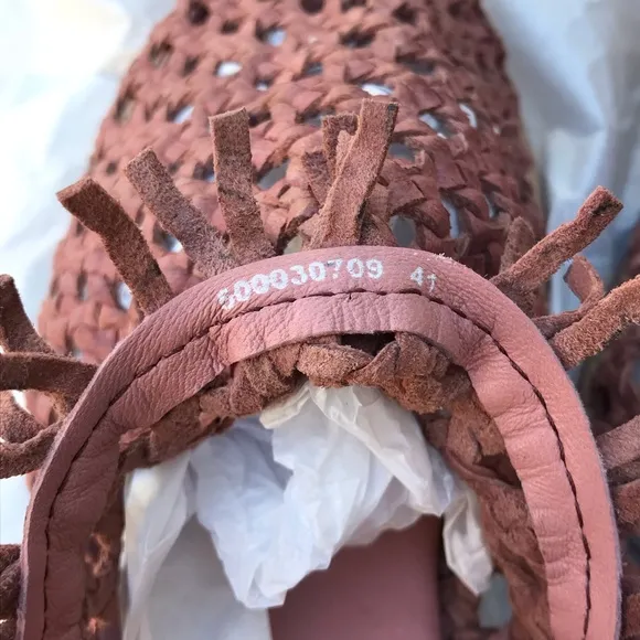 🍀🌸 Free People Mirage Woven Sandals 🌸☘️