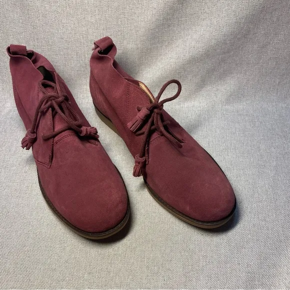 - Hush Puppies Cyra Catelyn Chukka Boots Womens  Purple Suede. Size 12