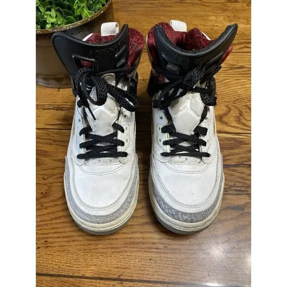 𝅺07 Nike Air Jordan SPIZIKE RETRO WHITE CEMENT COOL GREY BLACK RED YOUTH SZ 4.5