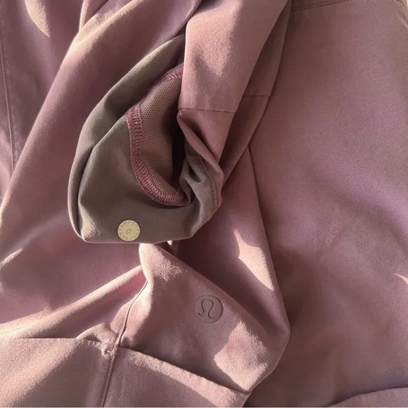 #2 Lululemon Spring Break Away Short *4-way Stretch 3&quot; Smoked Mulberry Size 6