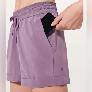 #2 Lululemon Spring Break Away Short *4-way Stretch 3&quot; Smoked Mulberry Size 6