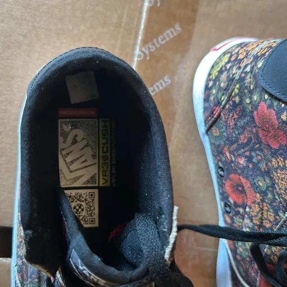 #43❤️ Brand new Vans The Lizzie Flower Black