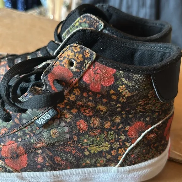 #43❤️ Brand new Vans The Lizzie Flower Black