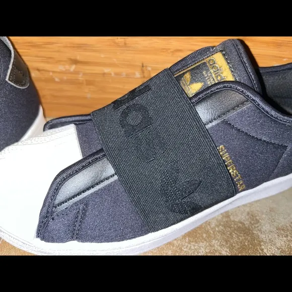 Adidas superstar slip on shoes size girls 4 NWT