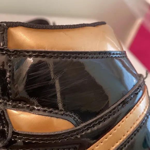 Air Jordan 1 Retro High Black Metallic Gold shoes