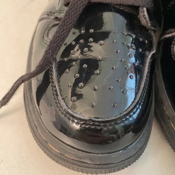 Air Jordan 1 Retro High Black Metallic Gold shoes
