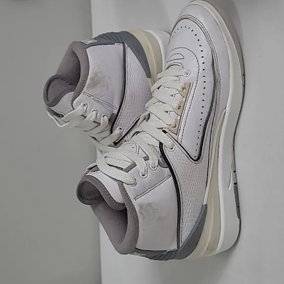Air Jordan 2 retro white cement gray mid tops shoes