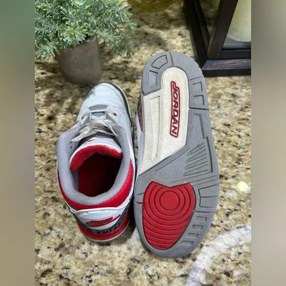 Air Jordan 3 Retro Fire Red 2022 Sneakers 2.5Y