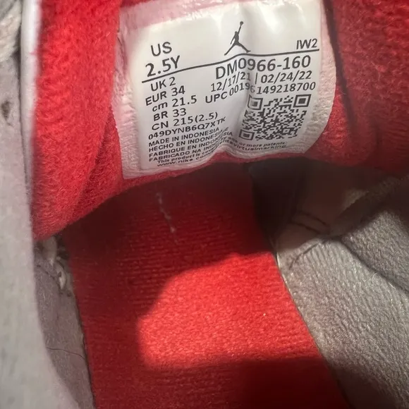 Air Jordan 3 Retro Fire Red 2022 Sneakers 2.5Y
