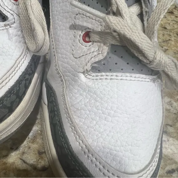 Air Jordan 3 Retro Fire Red 2022 Sneakers 2.5Y