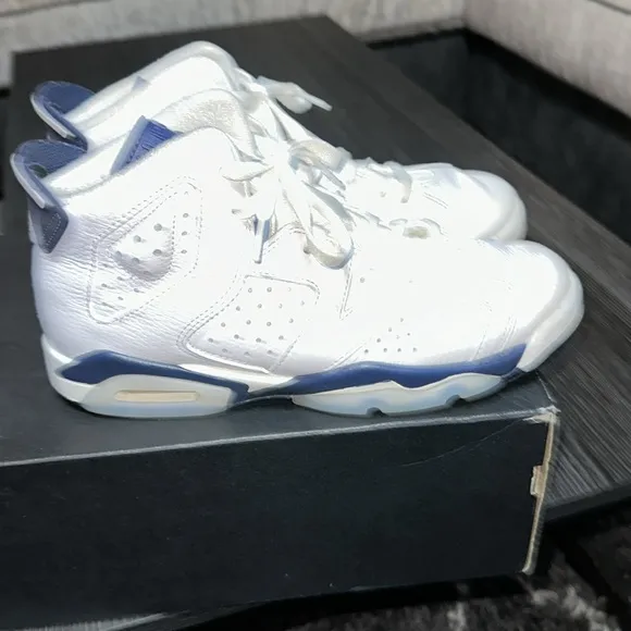 Air Jordan 6 Retro &quot;White and Midnight Navy&quot;