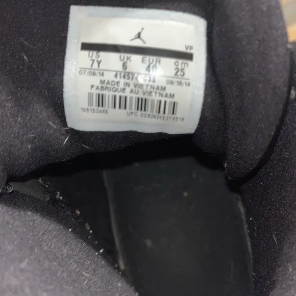 Air Jordan retro 3! Excellent condition!