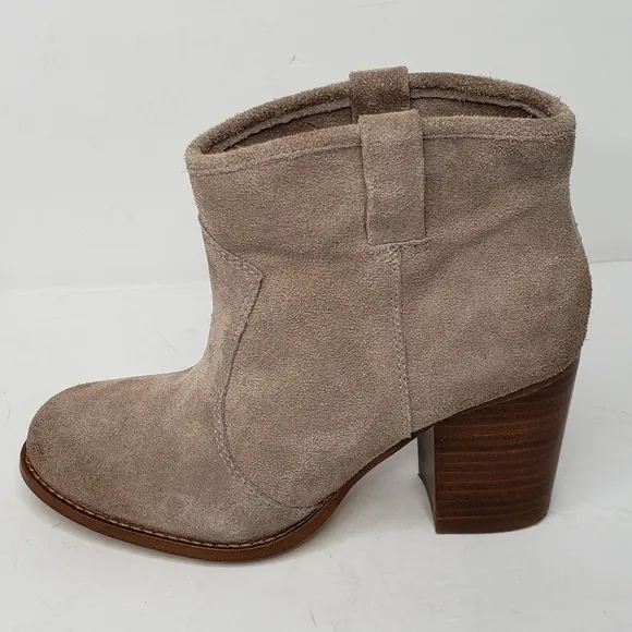 Anthro Splendid Lakota Tan Suede Ankle Booties