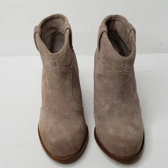 Anthro Splendid Lakota Tan Suede Ankle Booties