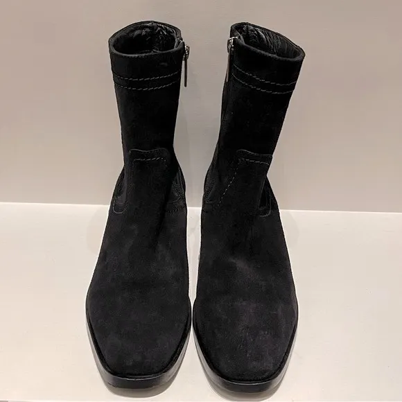 Aquatalia - Caylee Black Suede Zip Ankle Boots Women Size 8.5