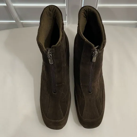 Aquatalia Waterproof Suede Outdoor Boots Size 8.5