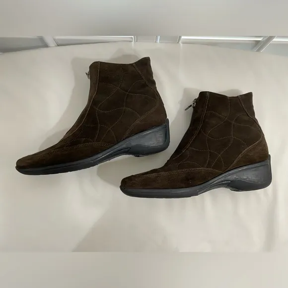 Aquatalia Waterproof Suede Outdoor Boots Size 8.5