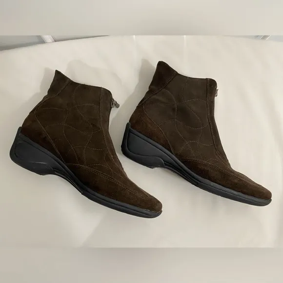 Aquatalia Waterproof Suede Outdoor Boots Size 8.5