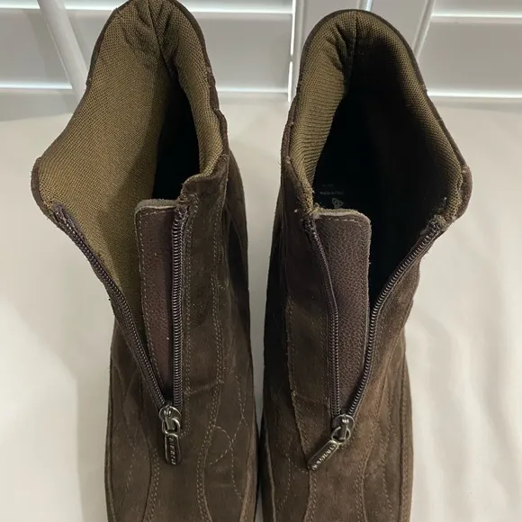 Aquatalia Waterproof Suede Outdoor Boots Size 8.5
