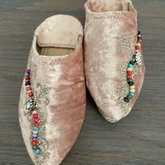 Baby girl moroccan babouch traditional shoes handmade beaded pink velvet leather