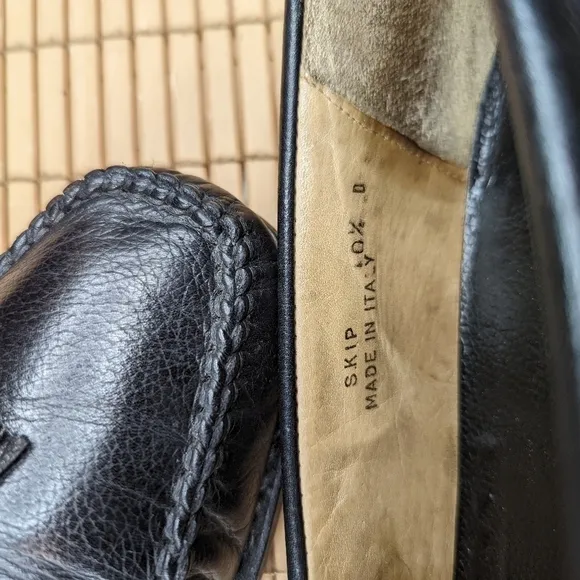 Bally Mens Leather Tassel Slip On Loafer Shoes Black leather Size 10.5D.   73.5p