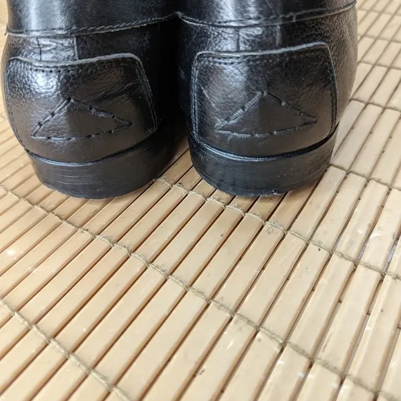 Bally Mens Leather Tassel Slip On Loafer Shoes Black leather Size 10.5D.   73.5p