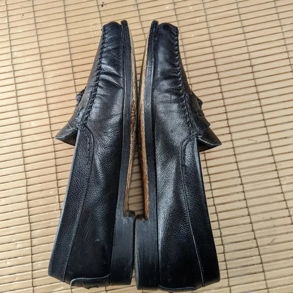 Bally Mens Leather Tassel Slip On Loafer Shoes Black leather Size 10.5D.   73.5p
