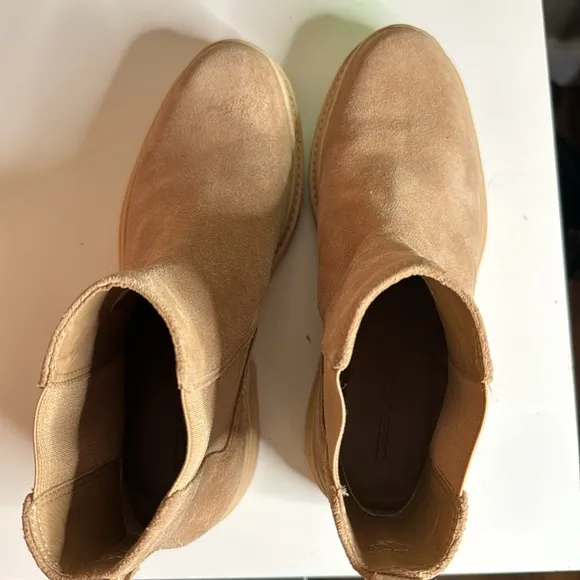 Bernardo Chelsea Suede Leather Ankle Boots Made in Brazil Size 7.5