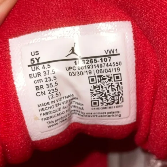 Big Boys Air Jordan 12 Retro “Fiba” White/Red Sneakers - 5Y (Women’s 6.5)
