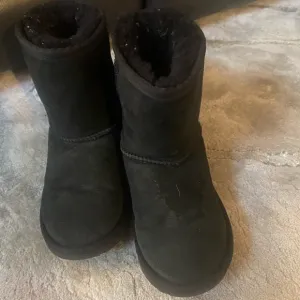 Black girls classic UGG boots size 1