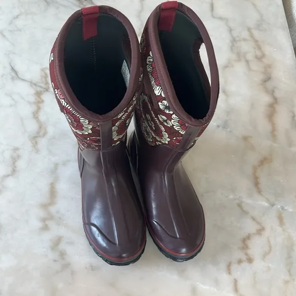 Bogs Women's Floral Purple Classic Pansies Waterproof Rain Snow Boots US7 EU38