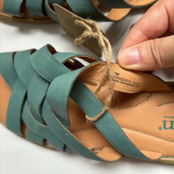 Born Isle Leather Slip on Sandals Sz 7M