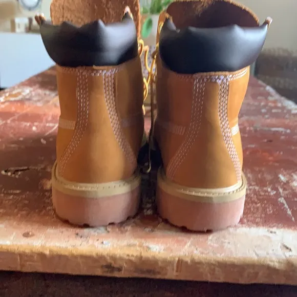 Boy’s Timberland Grade School Boots-Classic color