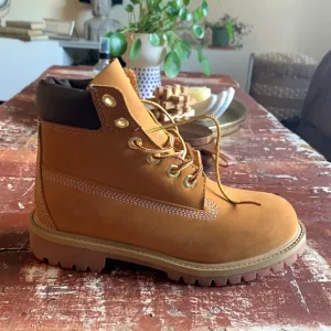 Boy’s Timberland Grade School Boots-Classic color