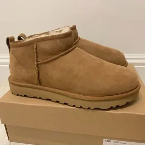 BRAND NEWUGG Classic Ultra Mini Boots!
