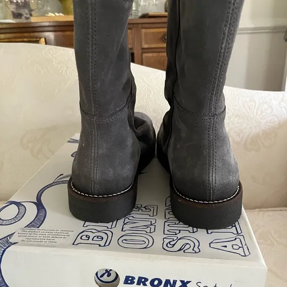 Bronx gray dirt suede boots with rubber soles made in Portugal. NWT
