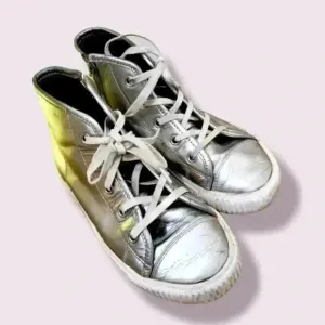 Burberry Shoes Kids Size 31