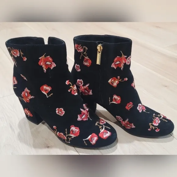 C- Karl Lagerfeld Edith floral suede black boots