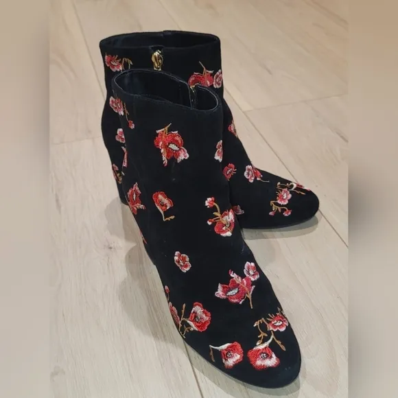C- Karl Lagerfeld Edith floral suede black boots