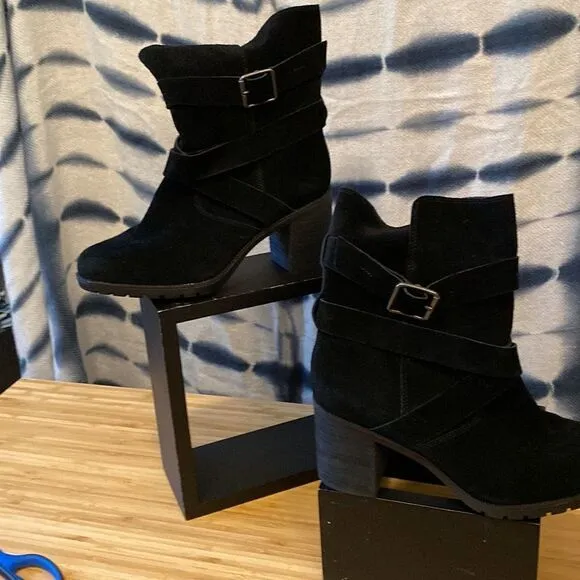 Clarks black suede zip up ankle boots
