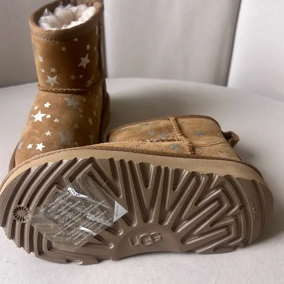 Classic Mini ll star boots Toddler Size 8
