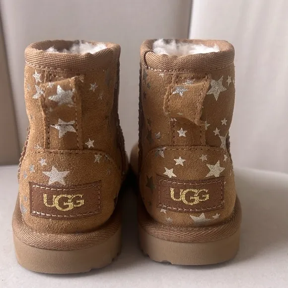 Classic Mini ll star boots Toddler Size 8
