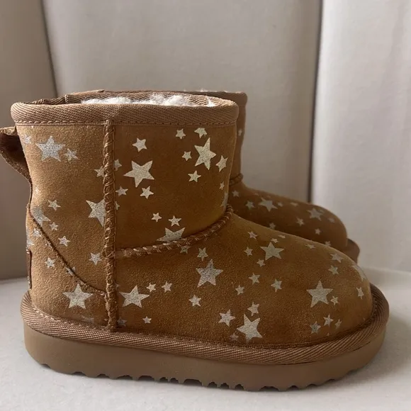 Classic Mini ll star boots Toddler Size 8