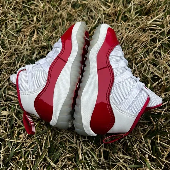 CLEAN Air Jordan 11 XI Retro size 6c Toddler Cherry shoes