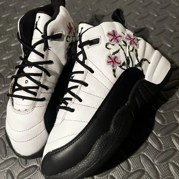 CLEAN Air Jordan 12 Retro Floral size 13c Toddler shoes