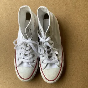 Converse All Star white high tops shoes Size 4