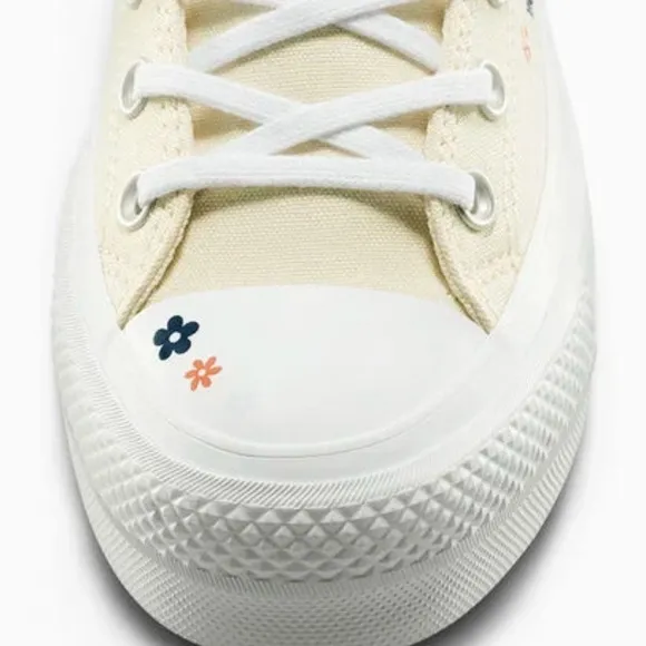 Converse Lift Platform Petite Petals High top shoes light dune women’s 8